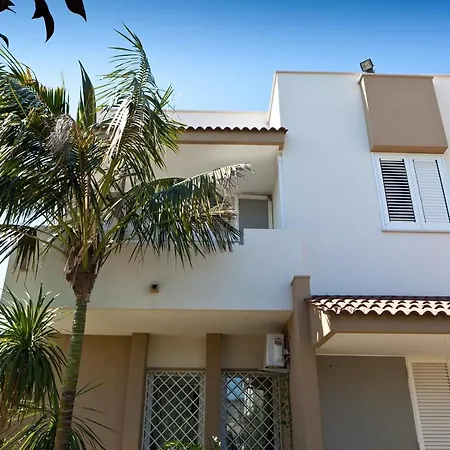 Villa Alice In Puglia Leporano